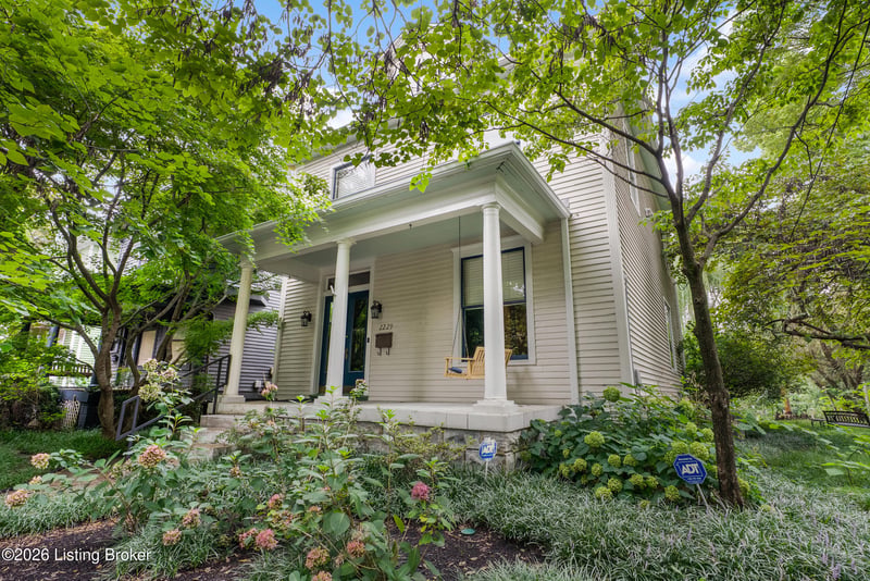 2229 Dearing Ct, Louisville, KY 40204