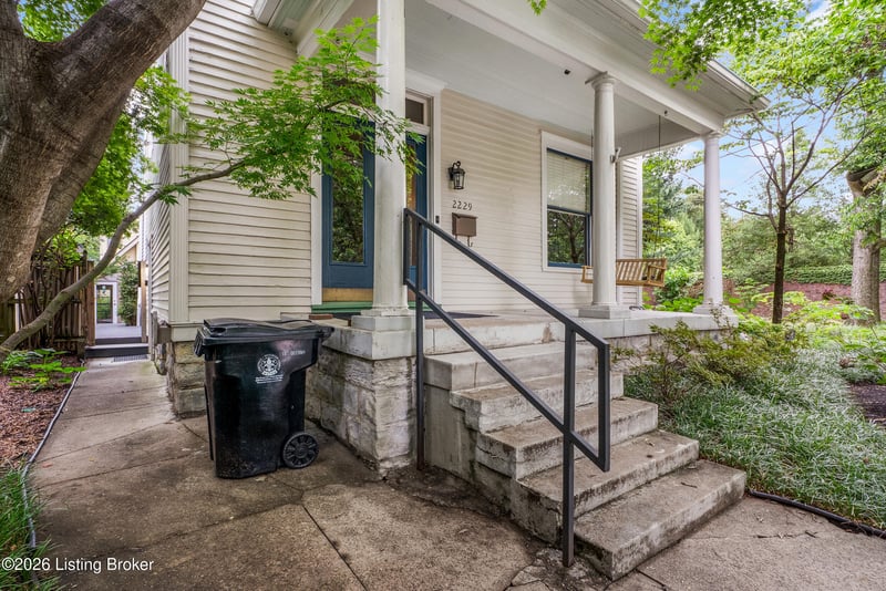2229 Dearing Ct, Louisville, KY 40204