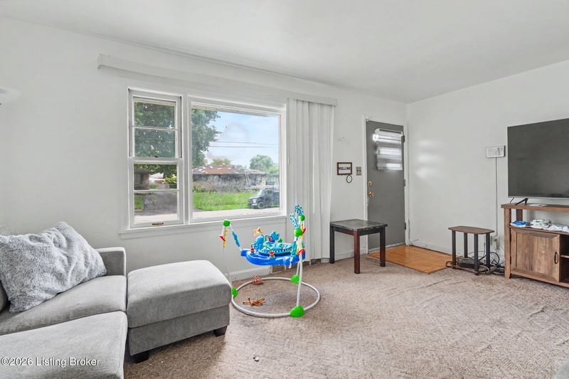 2238 Amboy Dr, Louisville, KY 40216
