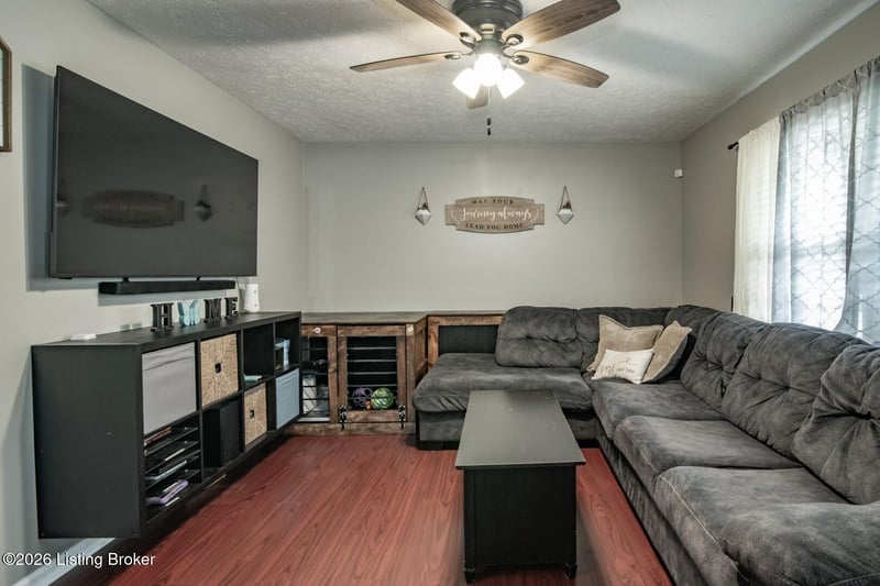 225 Beechwood Ln, Mt Washington, KY 40047