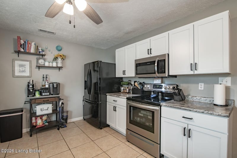 225 Beechwood Ln, Mt Washington, KY 40047