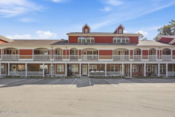 225 Crescent Hill Pl #Apt 211, Louisville, KY 40206