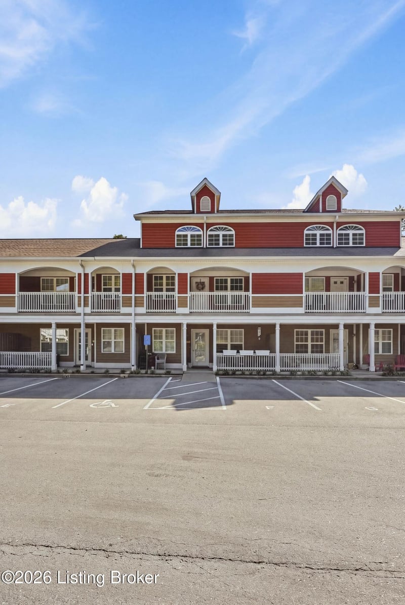 225 Crescent Hill Pl #Apt 211, Louisville, KY 40206