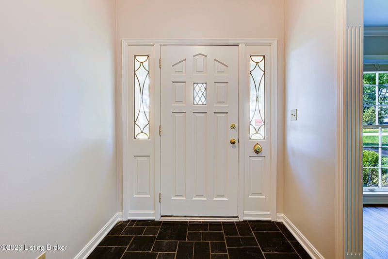 225 Moser Rd, Louisville, KY 40223