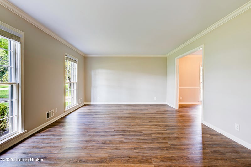 225 Moser Rd, Louisville, KY 40223