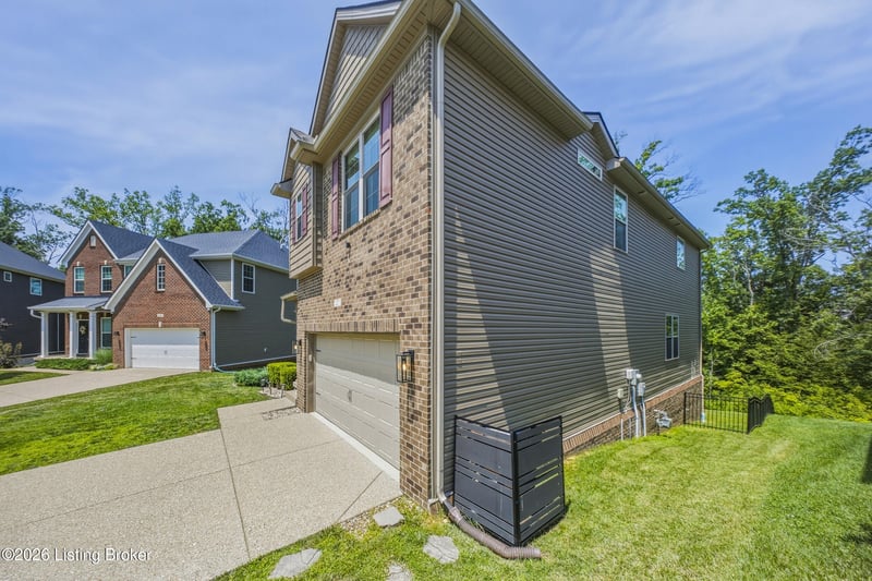 227 Belden Trl, Louisville, KY 40245