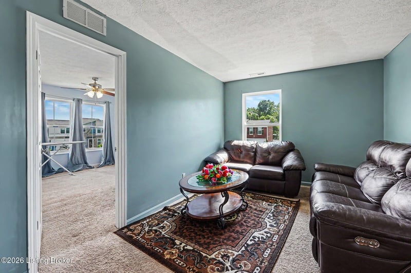 227 Boulders West Dr, Shepherdsville, KY 40165