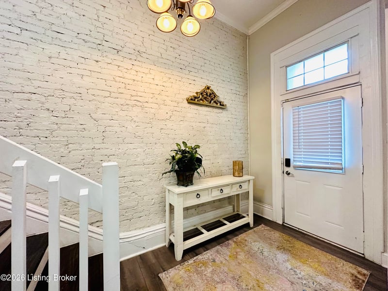 227 E Oak St, Louisville, KY 40203