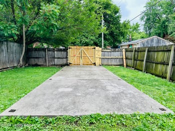 227 E Oak St, Louisville, KY 40203