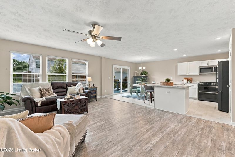228 Magnolia Dr, Shepherdsville, KY 40165