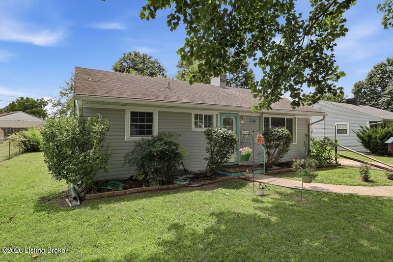 229 Flamingo Dr, Louisville, KY 40218