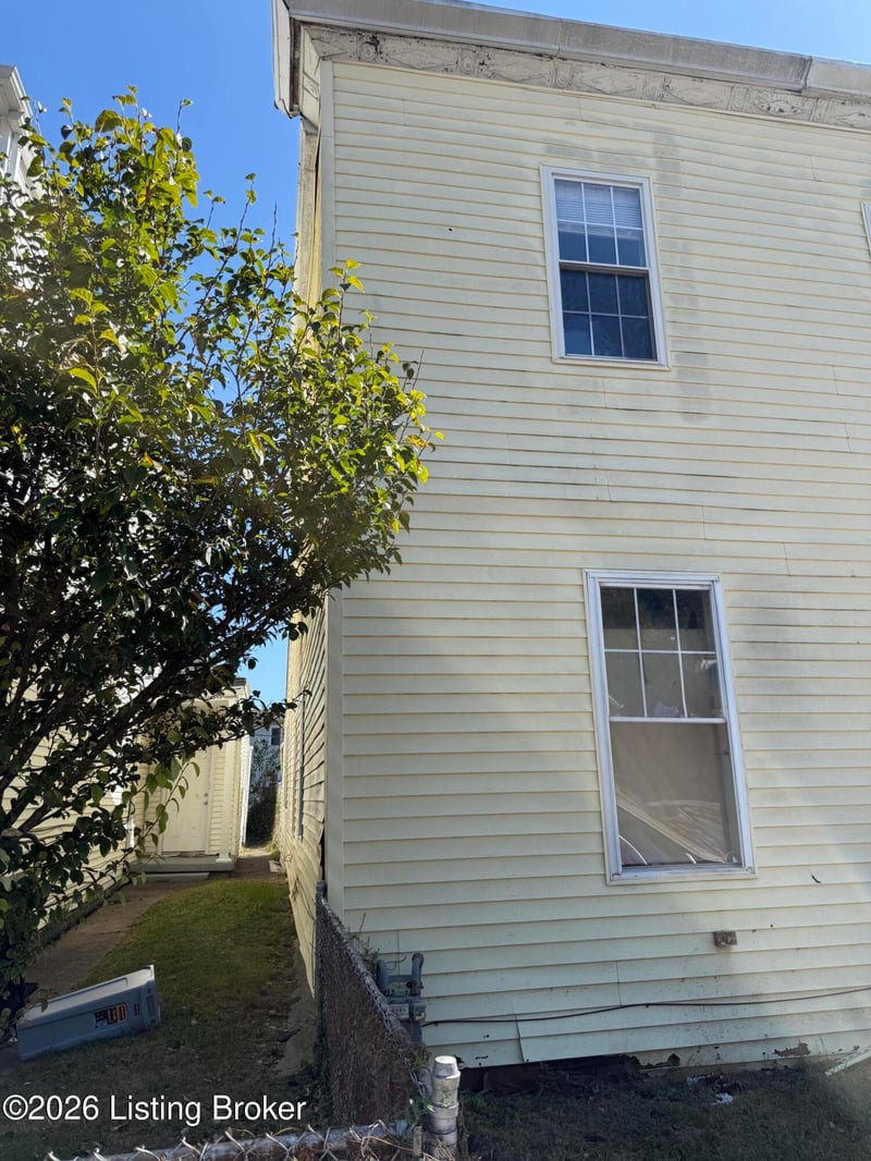 229 N 26th St, Louisville, KY 40212
