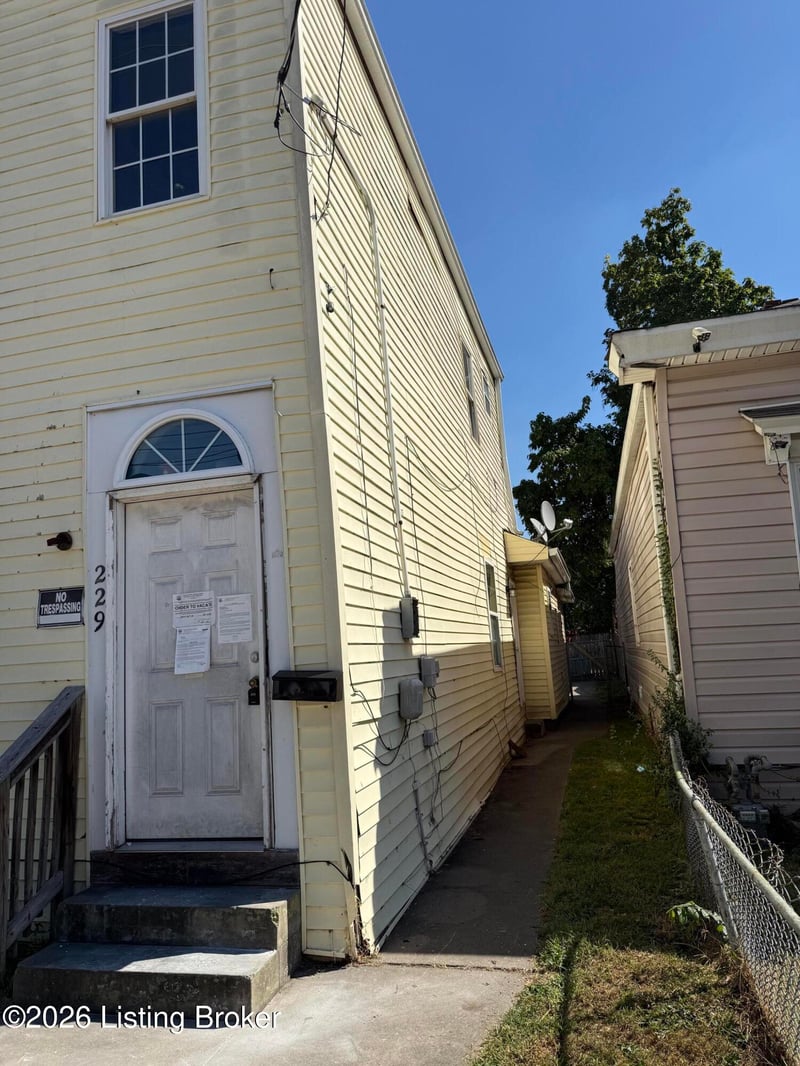 229 N 26th St, Louisville, KY 40212