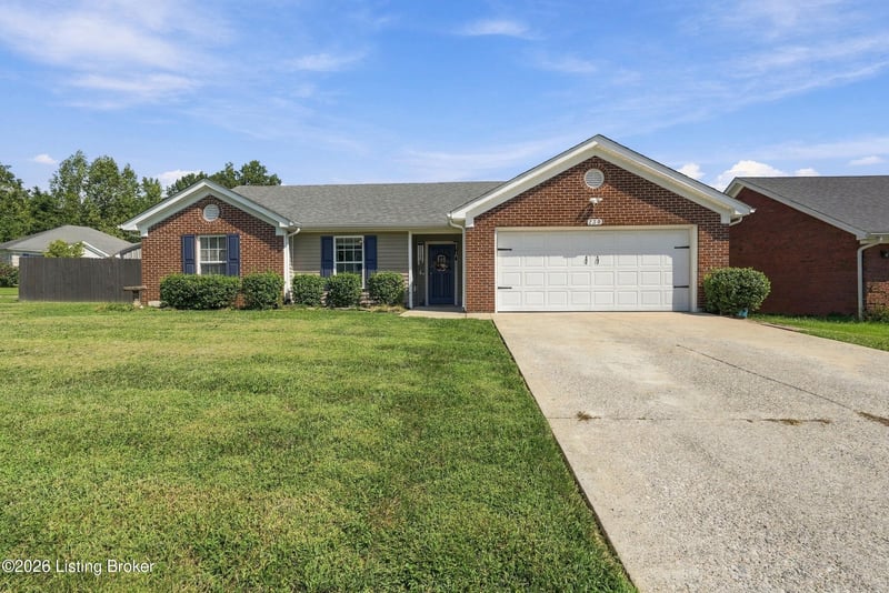 230 Clover Cove Dr, Shepherdsville, KY 40165