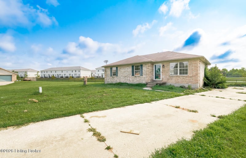 230 Joshua Ct, Shepherdsville, KY 40165