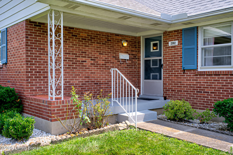 2302 Bradford Dr, Louisville, KY 40218
