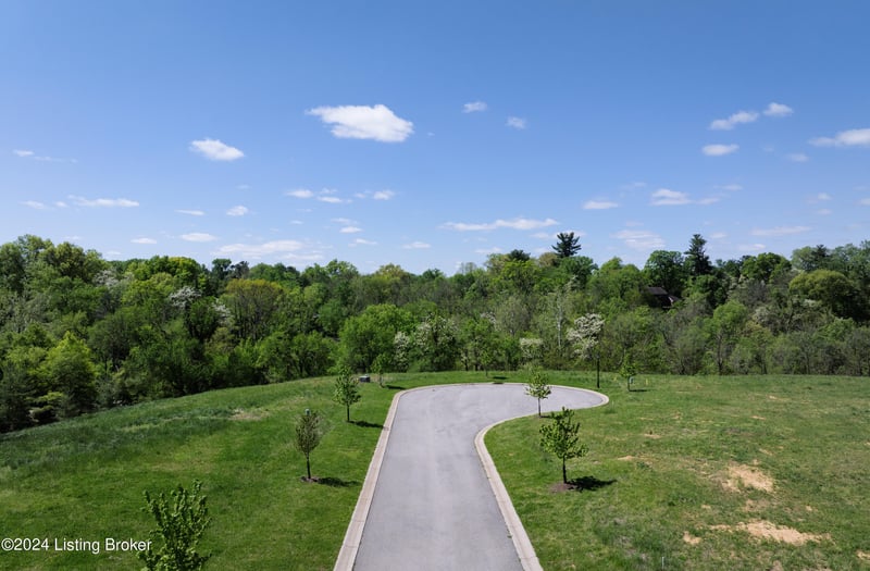 2303 Clovelly Springs Ct, Louisville, KY 40207
