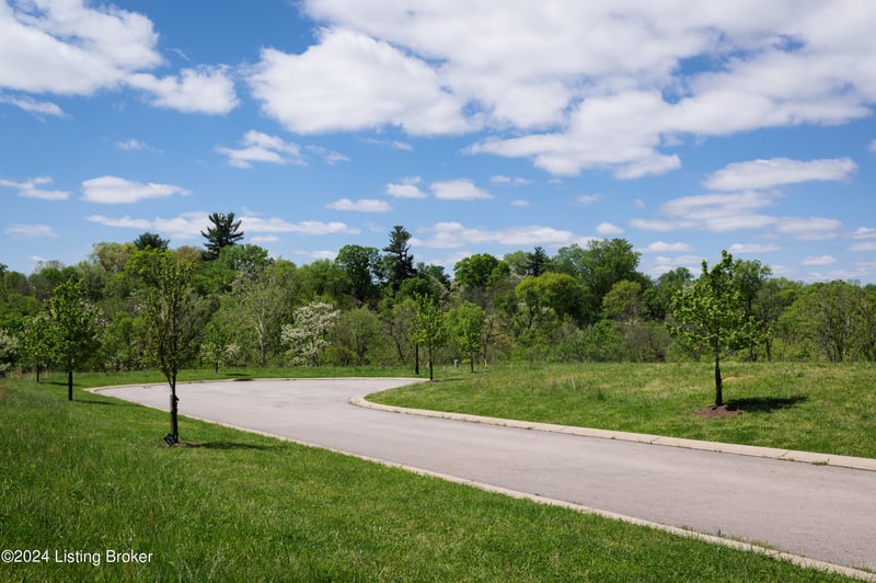 2303 Clovelly Springs Ct, Louisville, KY 40207