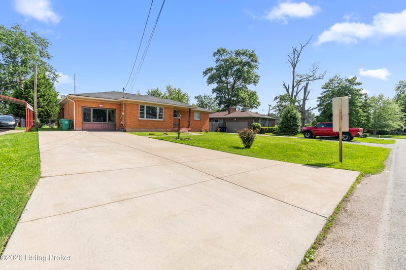 2303 Ecton Ln, Louisville, KY 40216