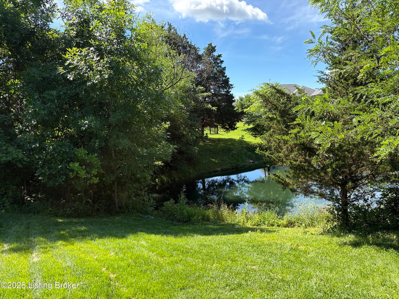 2304 Artisan Glen Ct, Fisherville, KY 40023