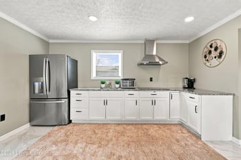 2304 Stephan Ln, Louisville, KY 40214