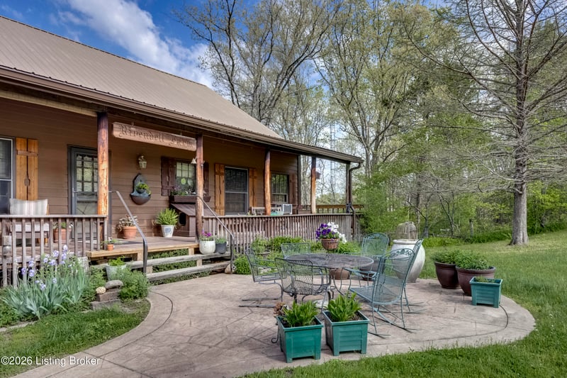 2305 Reuben Smith Rd, Loretto, KY 40037
