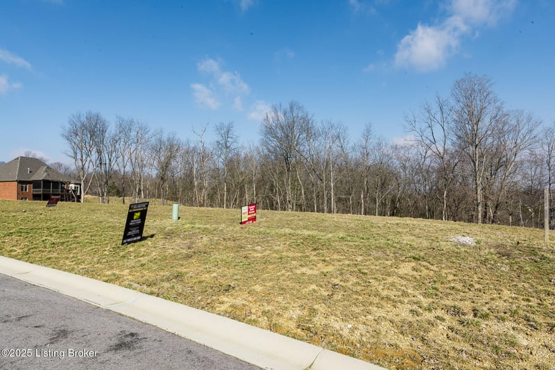 2307 White Oak Way, Louisville, KY 40023