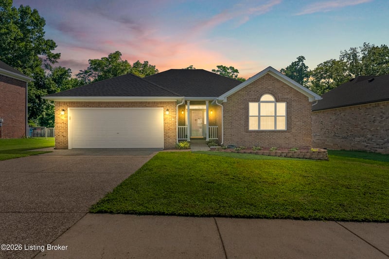 231 River Edge Dr, Shepherdsville, KY 40165