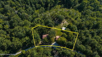 231 Walnut Dr, Mammoth Cave, KY 42259