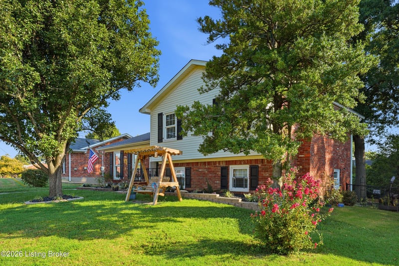 2313 Steeplechase Dr, Louisville, KY 40299