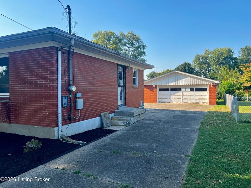 2317 Mary Catherine Dr, Louisville, KY 40216