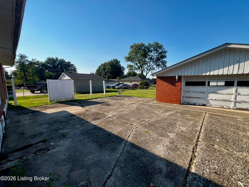 2317 Mary Catherine Dr, Louisville, KY 40216