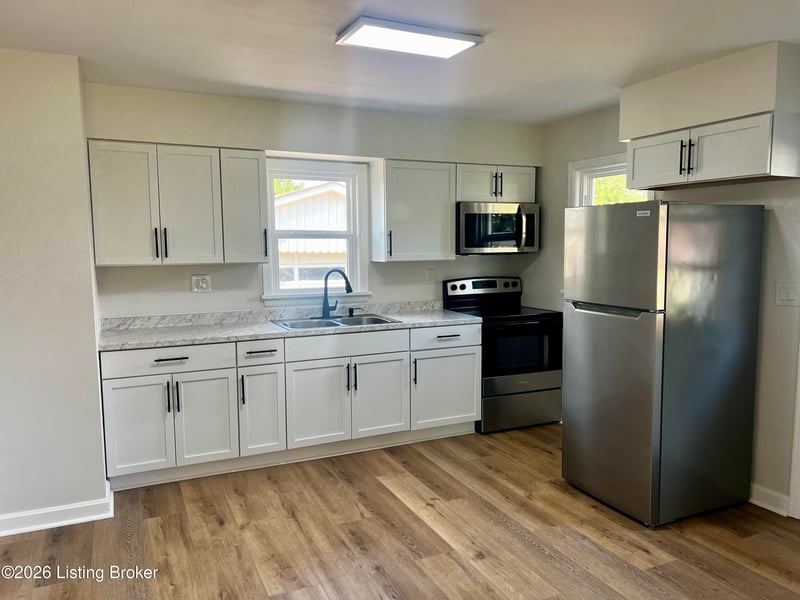 2317 Mary Catherine Dr, Louisville, KY 40216