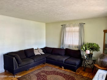 2320 Donna Rd, Louisville, KY 40216