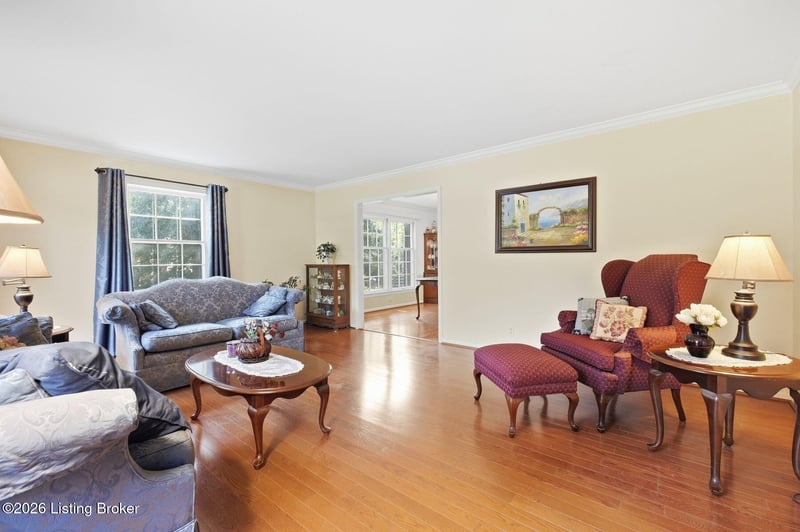 2324 Thornhill Rd, Louisville, KY 40222