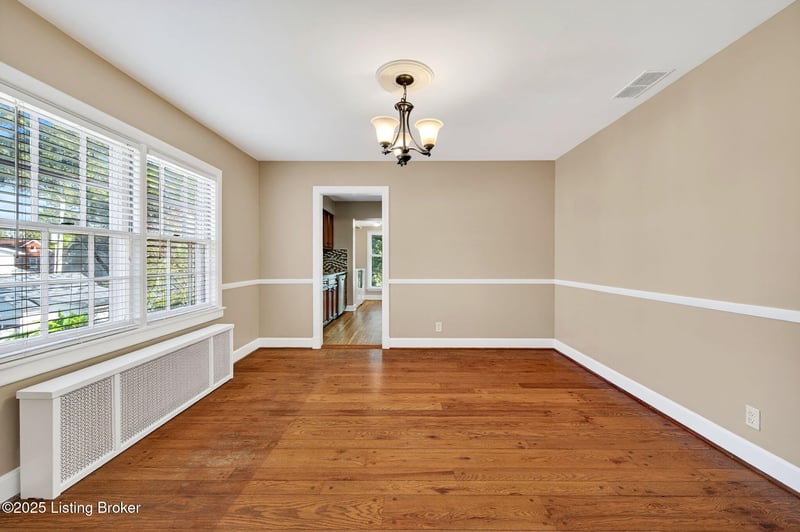 2325 Broadmeade Rd #2, Seneca Gardens, KY 40205