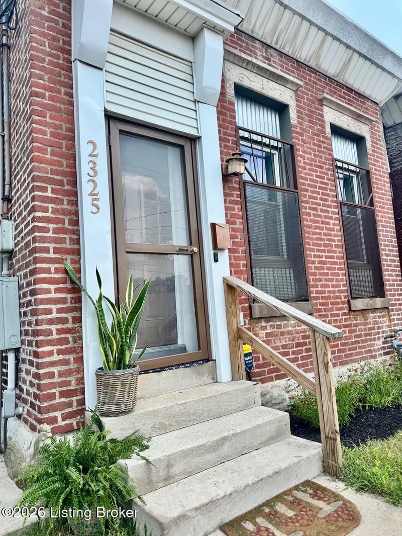 2325 W Market St, Louisville, KY 40212