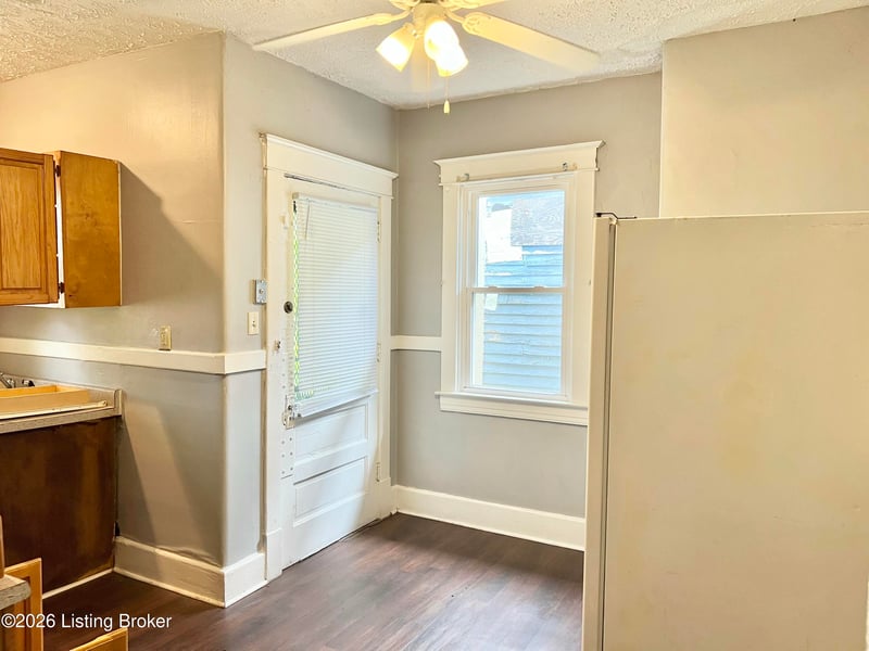 2327 W Oak St, Louisville, KY 40210