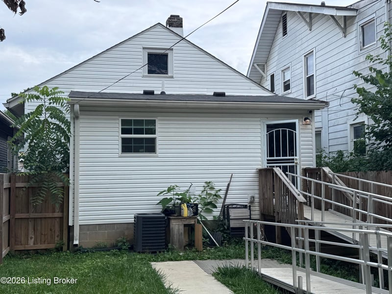 2329 W Oak St, Louisville, KY 40210