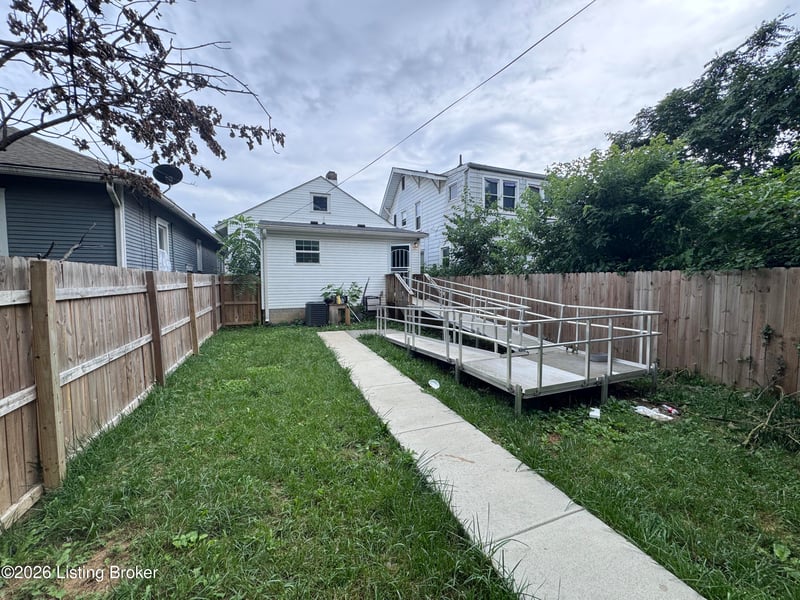 2329 W Oak St, Louisville, KY 40210