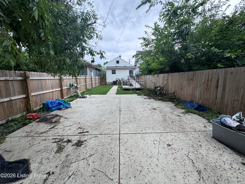 2329 W Oak St, Louisville, KY 40210