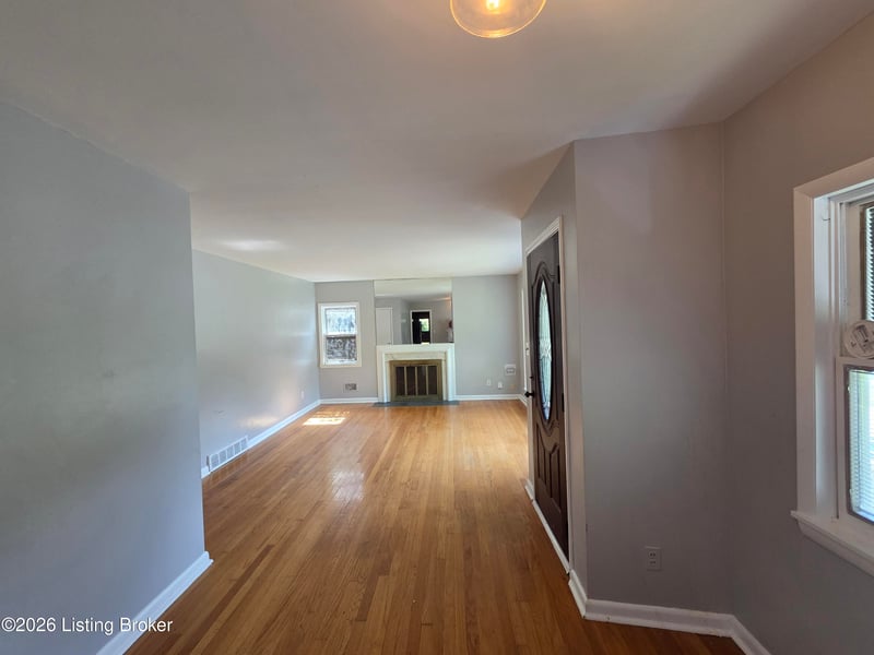 2353 Valley Vista Rd, Louisville, KY 40205