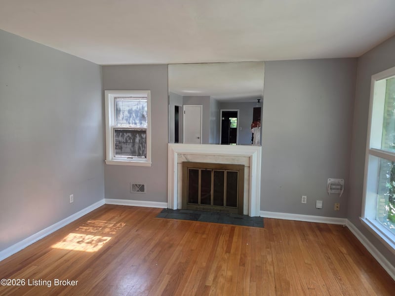2353 Valley Vista Rd, Louisville, KY 40205