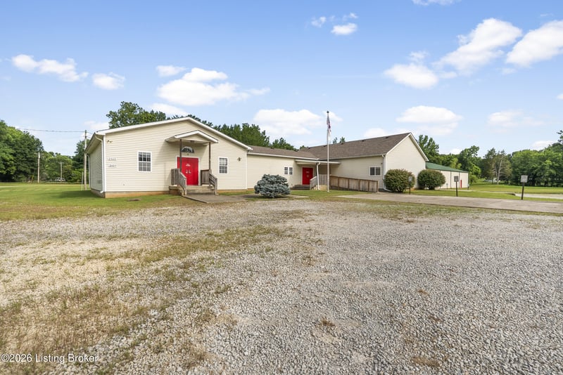 2357 W Blue Lick Rd, Shepherdsville, KY 40165