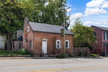 236 Lexington St, Versailles, KY 40383