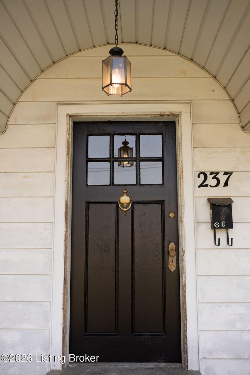 237 S Greensburg St, Hodgenville, KY 42748