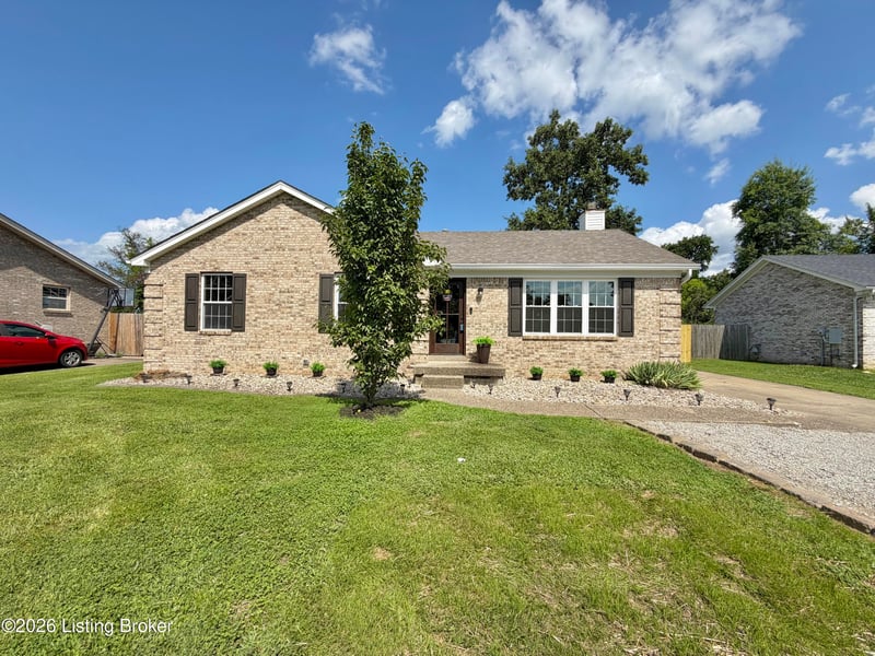 238 Tara Cir, Shepherdsville, KY 40165