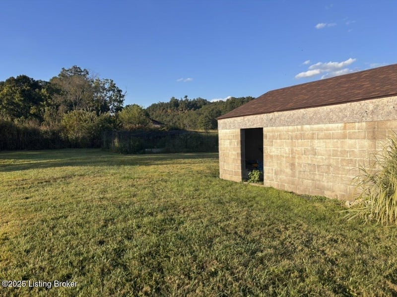 2381 Knob Creek Rd, Shepherdsville, KY 40165