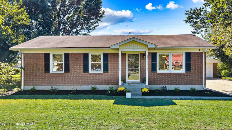 239 Sandra Dr, Mt Washington, KY 40047