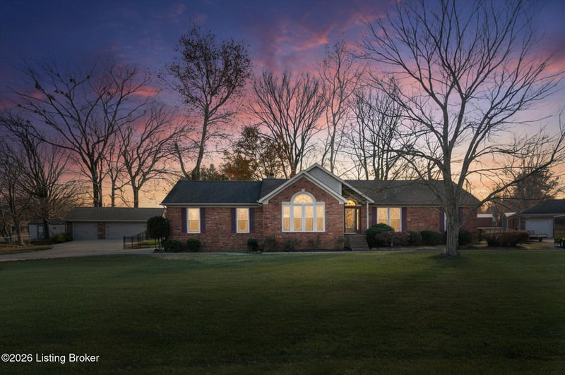 239 Shady Pond Ln, Shepherdsville, KY 40165